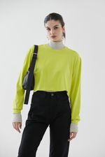 REMERA-GAMUZA-CROP-ABC