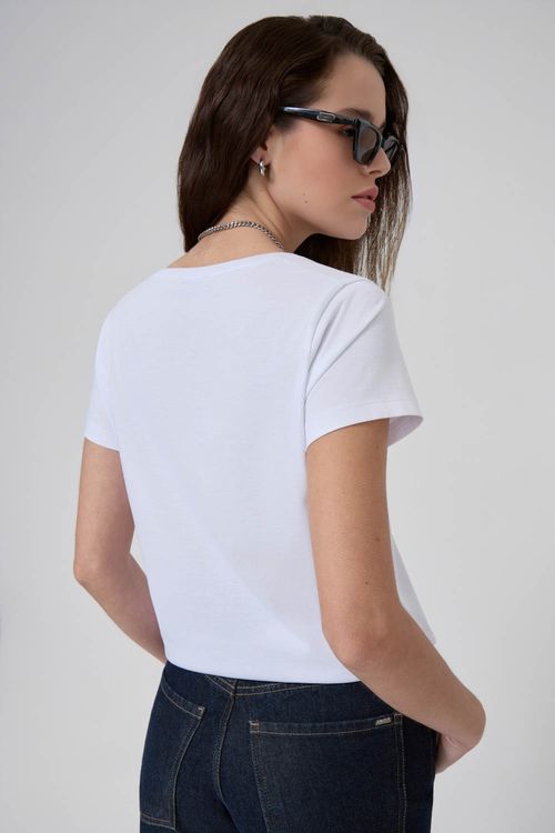 REMERA-ORILLA-V-ABC