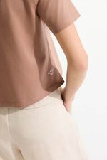 REMERA-CROP-ORILLA